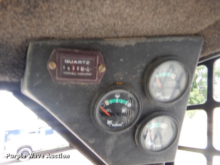 image for item HB9455 2000 Bobcat 753  skid steer loader