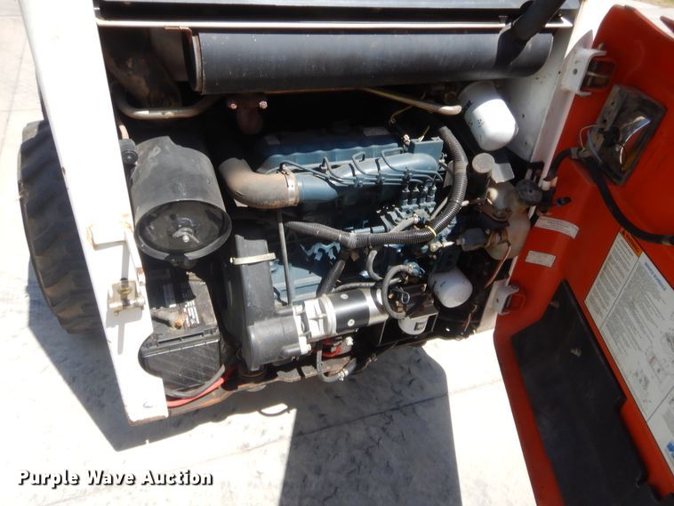 image for item HB9455 2000 Bobcat 753  skid steer loader