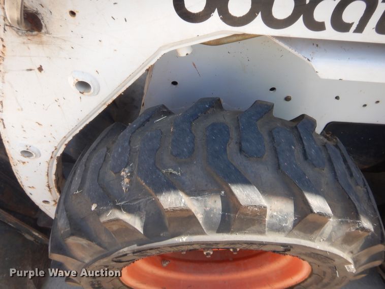 image for item HB9455 2000 Bobcat 753  skid steer loader