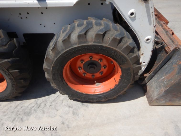 image for item HB9455 2000 Bobcat 753  skid steer loader