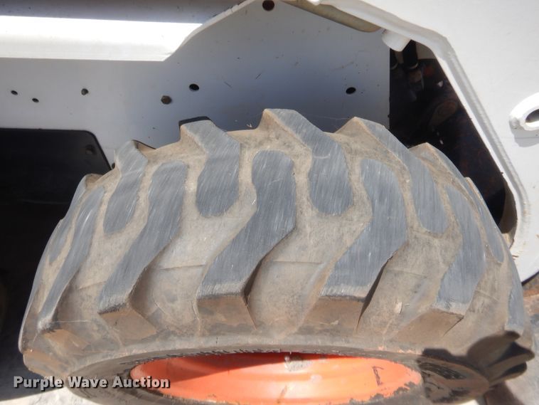 image for item HB9455 2000 Bobcat 753  skid steer loader