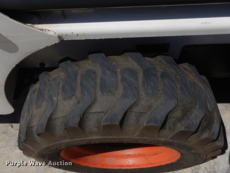 image for item HB9455 2000 Bobcat 753  skid steer loader