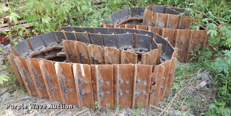 image for item HJ9540 (2) 24"W single grouser track pads