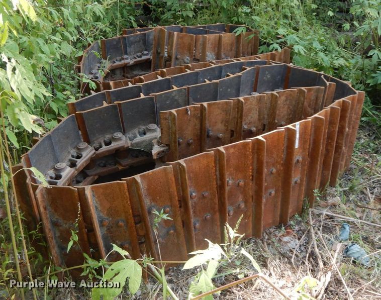 image for item HJ9540 (2) 24"W single grouser track pads