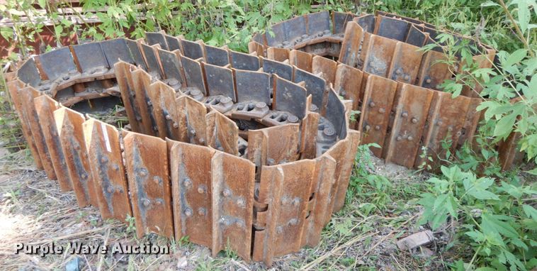 image for item HJ9540 (2) 24"W single grouser track pads