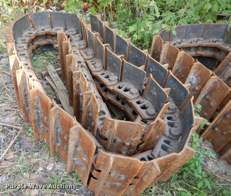 image for item HJ9540 (2) 24"W single grouser track pads