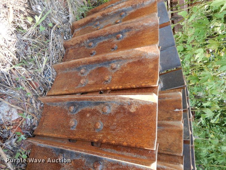 image for item HJ9540 (2) 24"W single grouser track pads