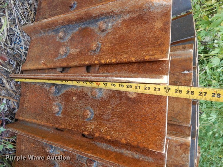 image for item HJ9540 (2) 24"W single grouser track pads