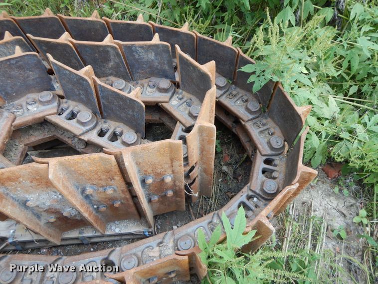 image for item HJ9540 (2) 24"W single grouser track pads