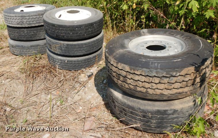 image for item HJ9541 (8) tires and wheels