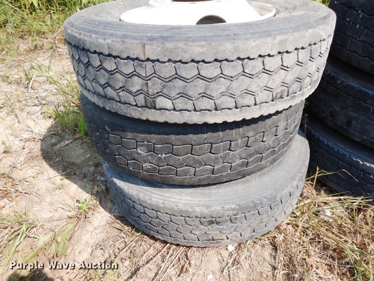 image for item HJ9541 (8) tires and wheels
