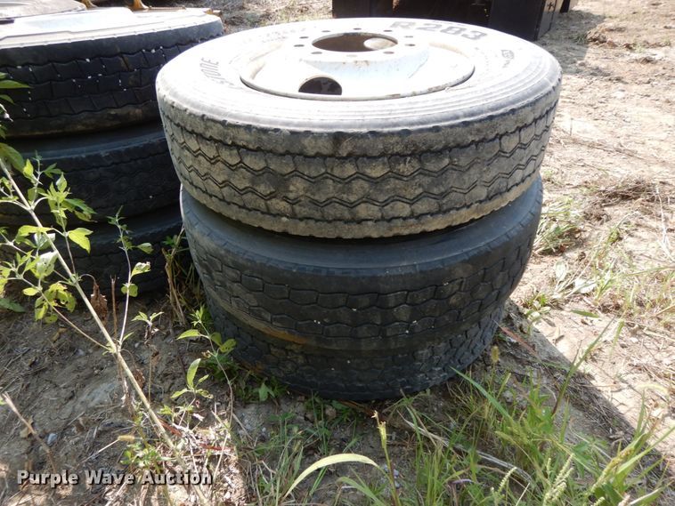 image for item HJ9541 (8) tires and wheels