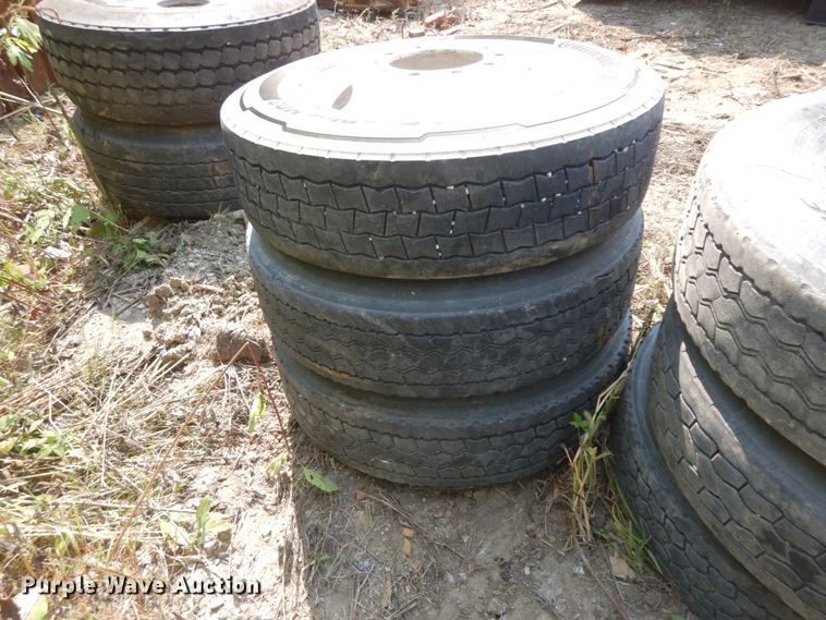 image for item HJ9541 (8) tires and wheels