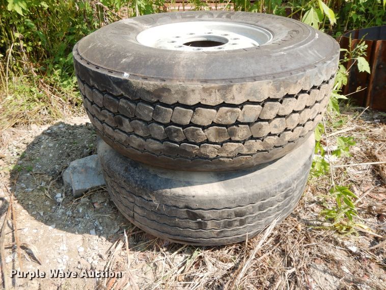 image for item HJ9541 (8) tires and wheels