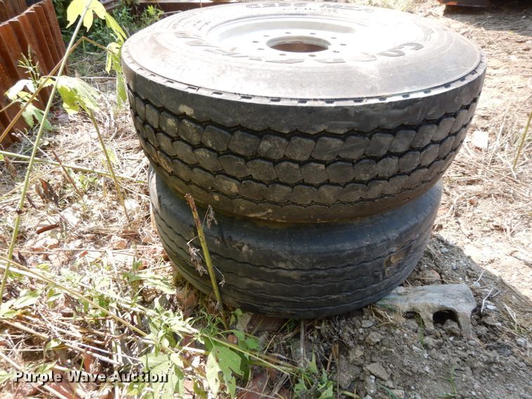 image for item HJ9541 (8) tires and wheels