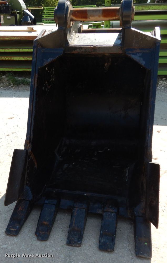 image for item HR9548 Tooth Pro 20FB36 36"W excavator bucket