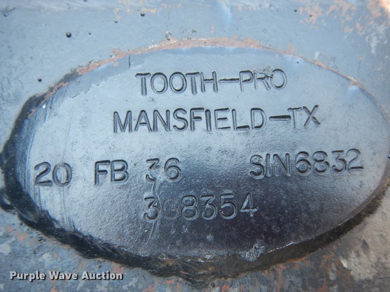 image for item HR9548 Tooth Pro 20FB36 36"W excavator bucket