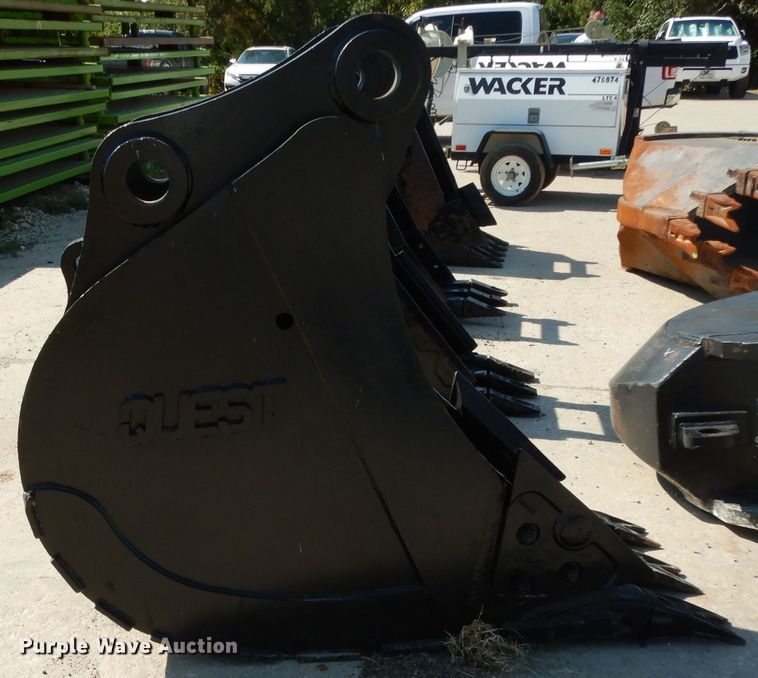 image for item HR9551 Quest HD2524 26"W excavator bucket