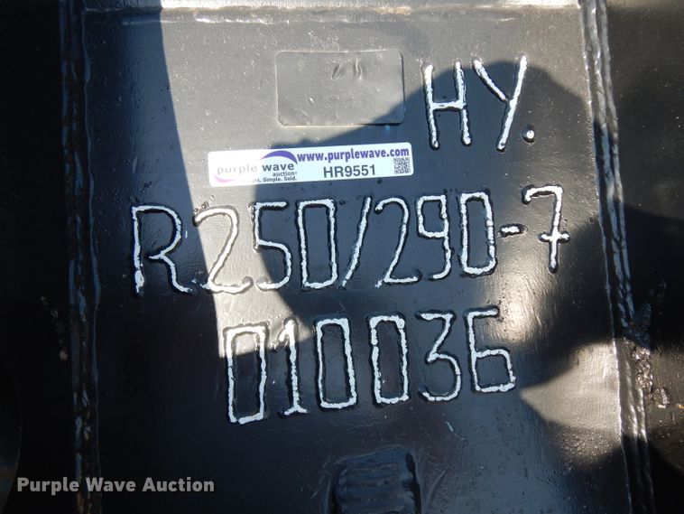 image for item HR9551 Quest HD2524 26"W excavator bucket