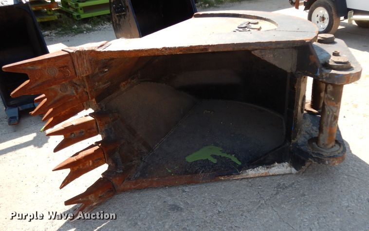 image for item HR9552 Tooth Pro 40RB36 37"W excavator bucket