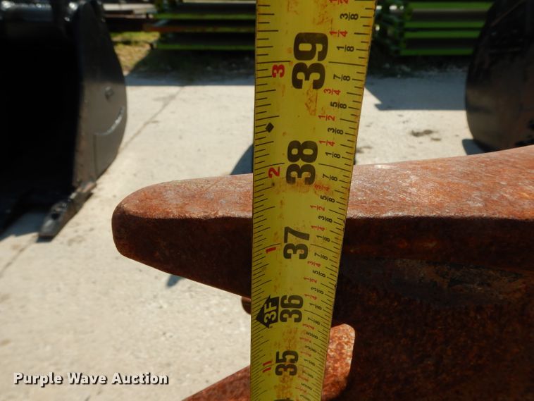 image for item HR9552 Tooth Pro 40RB36 37"W excavator bucket