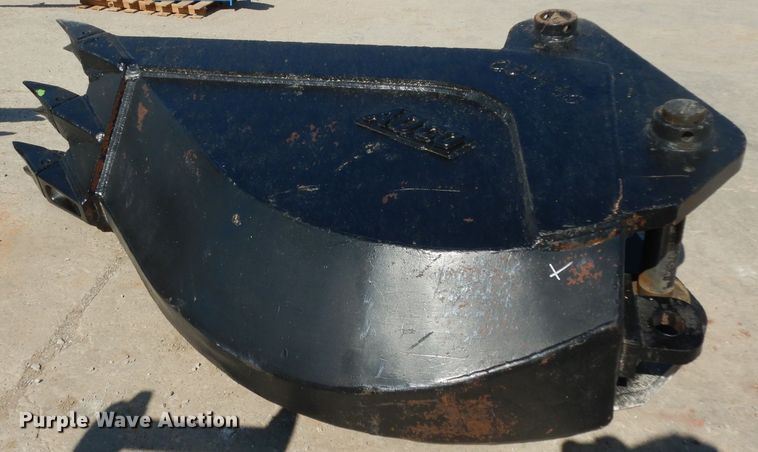 image for item HR9553 Adco 30V26 25"W excavator bucket