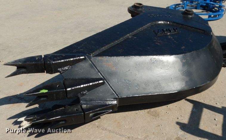 image for item HR9553 Adco 30V26 25"W excavator bucket