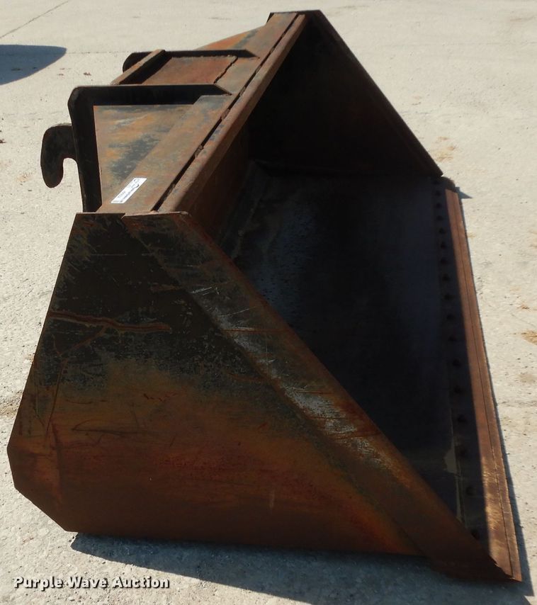 image for item HR9554 Metric 19743 105"W loader bucket