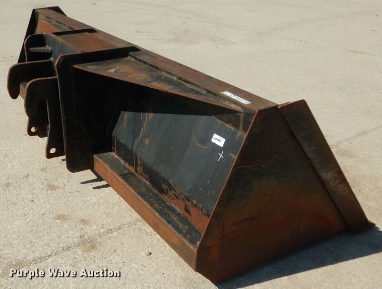 image for item HR9554 Metric 19743 105"W loader bucket