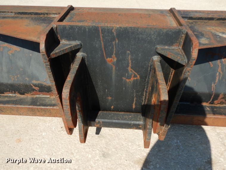 image for item HR9554 Metric 19743 105"W loader bucket