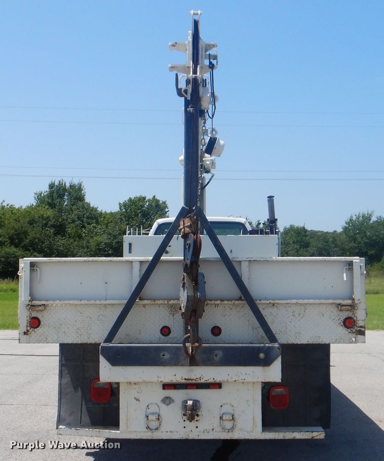 image for item HY9262 2003 Ford F750 Super Duty  crane truck