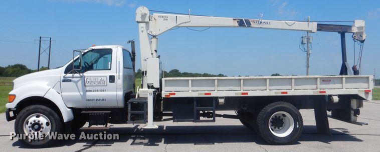 image for item HY9262 2003 Ford F750 Super Duty  crane truck