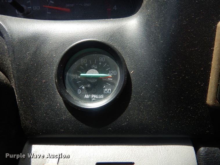 image for item HY9262 2003 Ford F750 Super Duty  crane truck