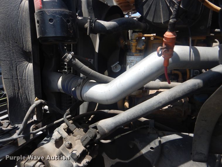 image for item HY9262 2003 Ford F750 Super Duty  crane truck