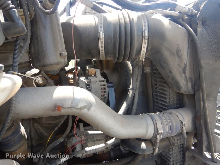 image for item HY9262 2003 Ford F750 Super Duty  crane truck