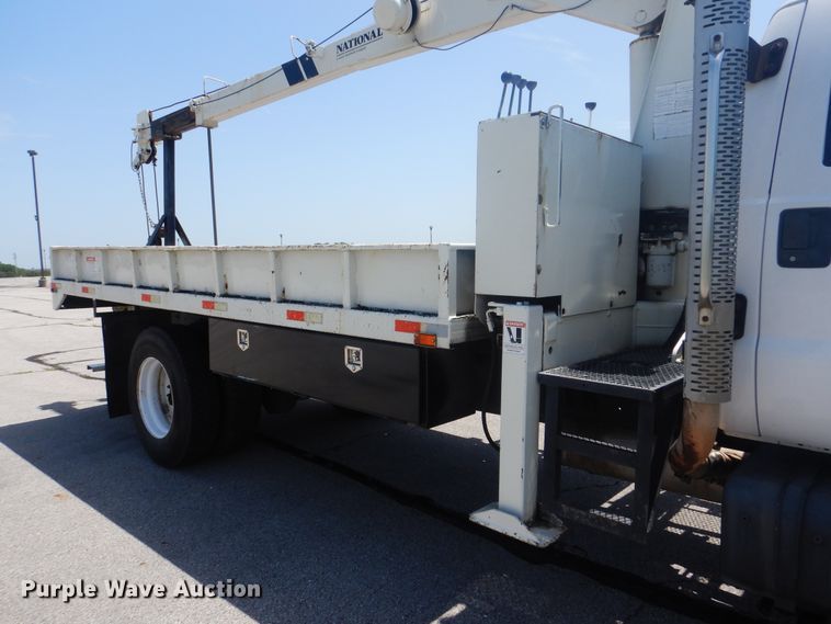 image for item HY9262 2003 Ford F750 Super Duty  crane truck