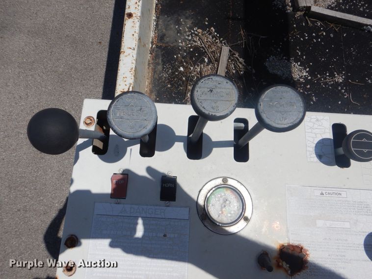 image for item HY9262 2003 Ford F750 Super Duty  crane truck