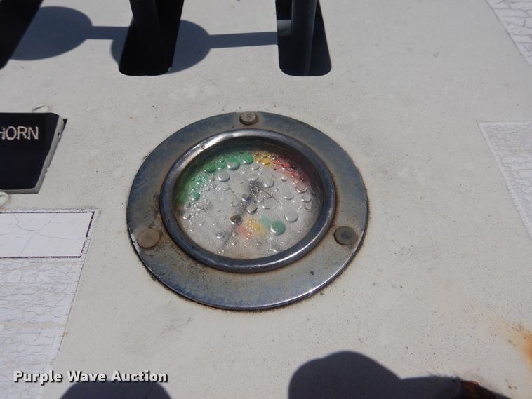 image for item HY9262 2003 Ford F750 Super Duty  crane truck