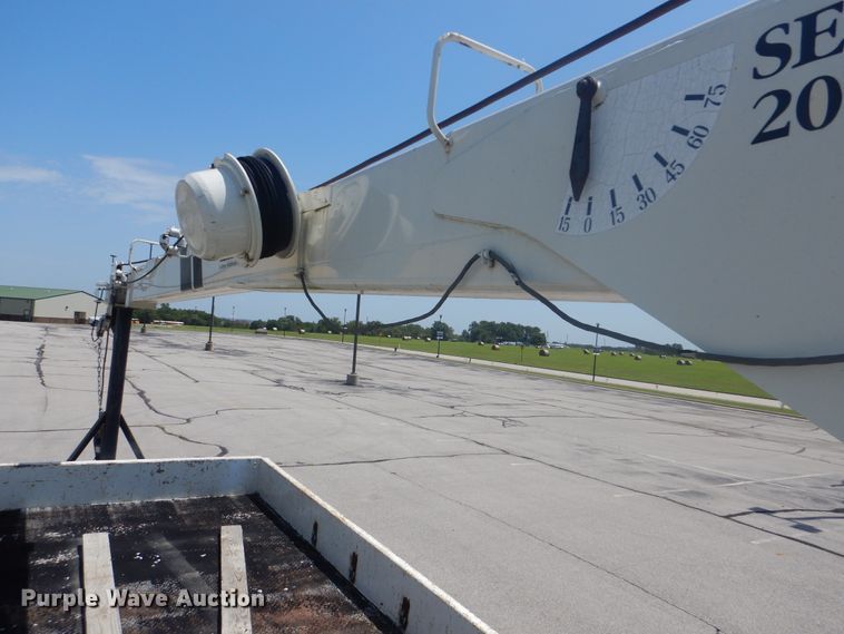 image for item HY9262 2003 Ford F750 Super Duty  crane truck