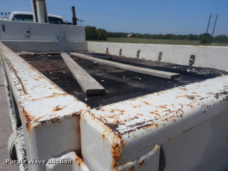 image for item HY9262 2003 Ford F750 Super Duty  crane truck