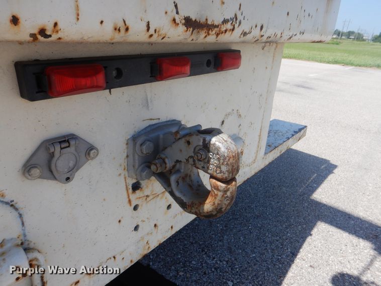 image for item HY9262 2003 Ford F750 Super Duty  crane truck