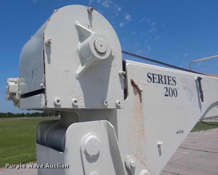 image for item HY9262 2003 Ford F750 Super Duty  crane truck