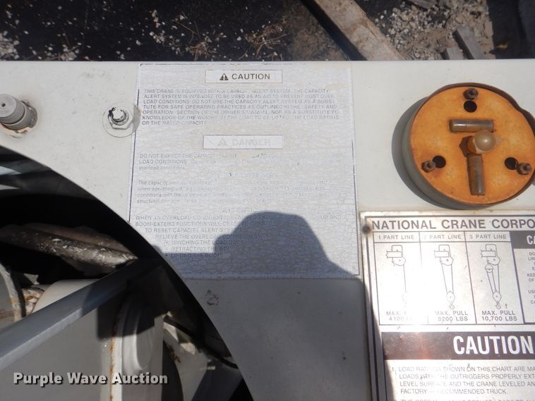 image for item HY9262 2003 Ford F750 Super Duty  crane truck