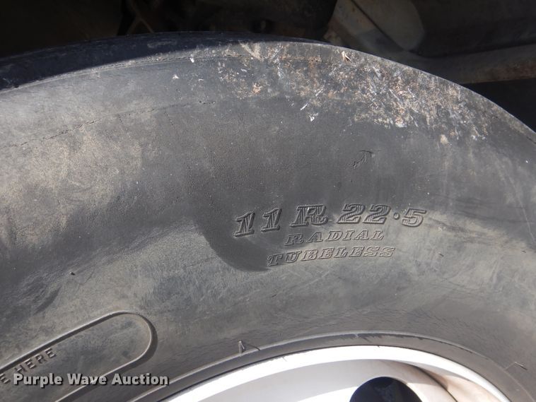 image for item HY9262 2003 Ford F750 Super Duty  crane truck