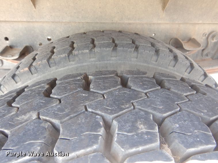 image for item HY9262 2003 Ford F750 Super Duty  crane truck