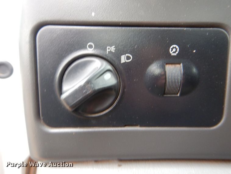 image for item HY9263 2004 Ford F550 Super Duty  bucket truck