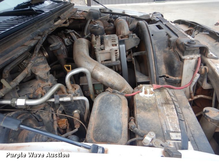 image for item HY9263 2004 Ford F550 Super Duty  bucket truck