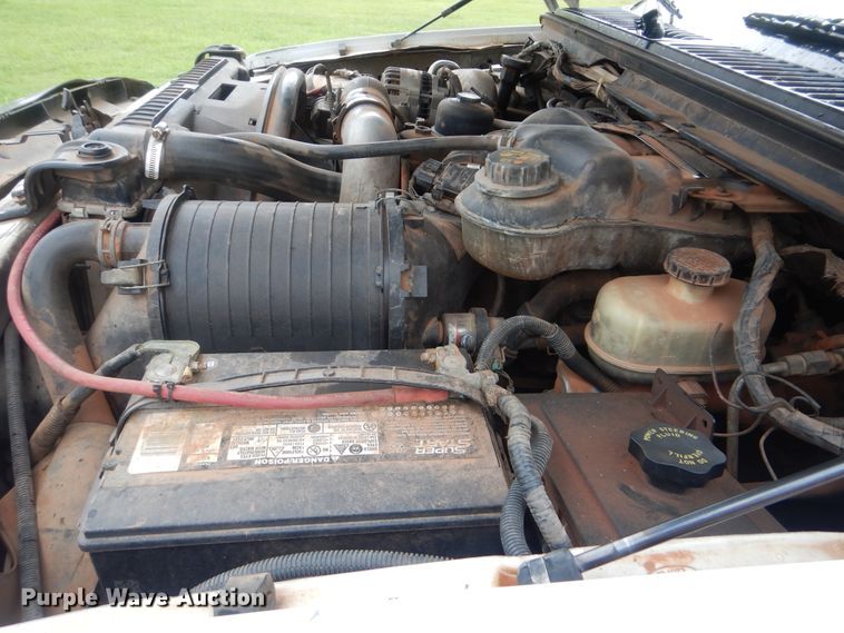 image for item HY9263 2004 Ford F550 Super Duty  bucket truck