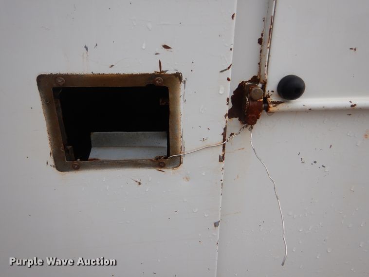 image for item HY9263 2004 Ford F550 Super Duty  bucket truck