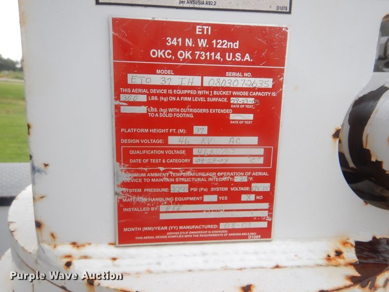 image for item HY9263 2004 Ford F550 Super Duty  bucket truck